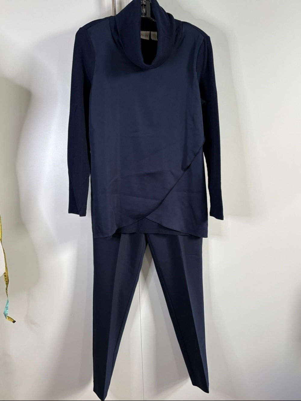 Chico's Navy Blue Satin Crossover Tunic and Slim Pant Set | 0